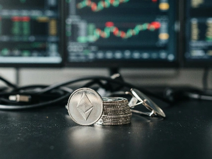 Ethereum faces ETF outflows and heavy derivatives selling near $2,700 EgonCoin