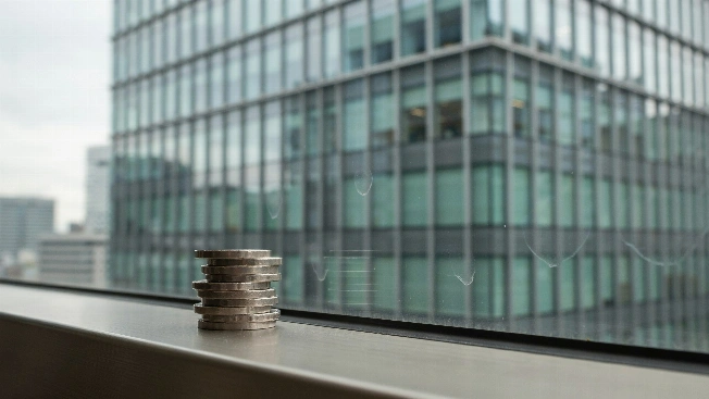 Japan's Bond Yield Surge Puts Metaplanet Bitcoin Debt Strategy at Risk EgonCoin