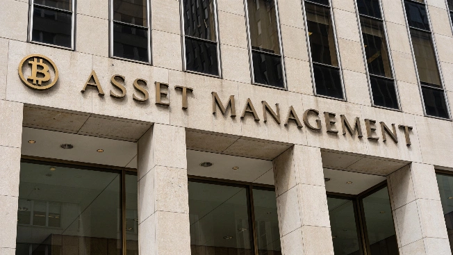 Bitcoin ETF Showdown: iShares vs Morgan Stanley on Fees and Scale EgonCoin