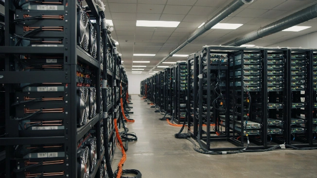 Bitcoin Mining Hashrate Stalls as AI Demand Redirects Power EgonCoin