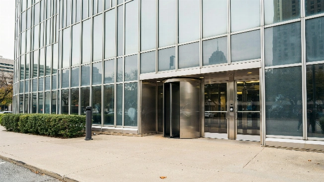 Texas Court Blocks Coinbase Shareholder Suit Over Delaware-Era Claims EgonCoin