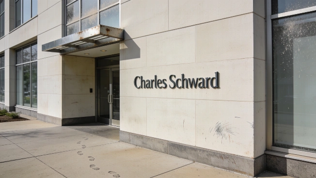 Charles Schwab Expands Crypto Trading With Solana, Avalanche, Chainlink EgonCoin